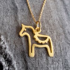 Outline Gold horse chain